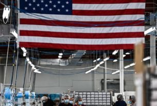 U.S. government beefs up COVID response with N95 masks and tests, while UK announces plan to ease restrictions