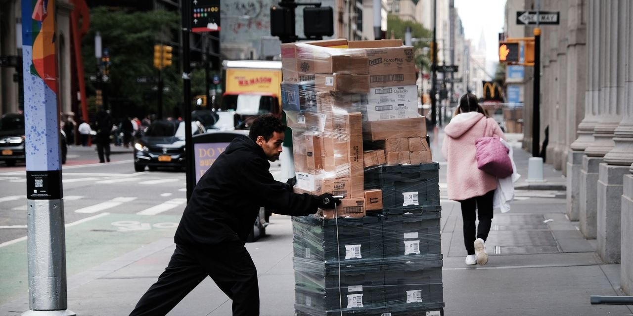 U.S. leading indicators climb 0.8% even as omicron dents the economy
