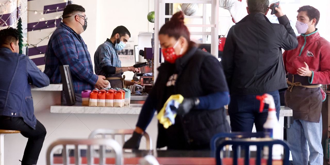 Expect a Post-Omicron Boom as Americans Binge on Services. Labor Is the Wildcard