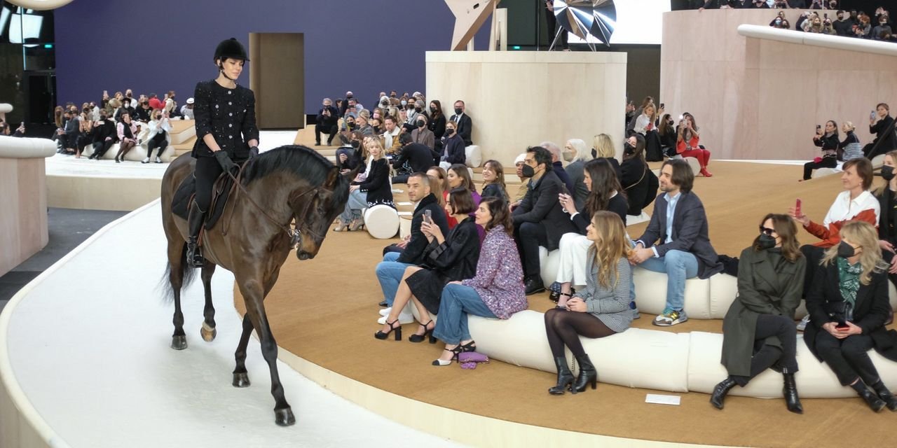 Fashion Shows in Paris and Milan Are Going On Despite Omicron