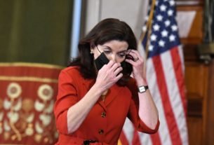 Hochul extends business mask mandate to Feb. 10, school mask policy remains indefinite