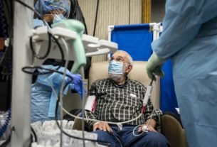 Omicron continues to decline in Houston after explosive surge, new data show