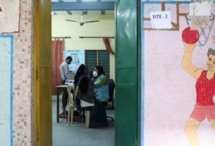 Indian capital lifts weekend curfew as Omicron wave slows | Coronavirus pandemic News