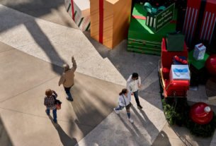Consumer Spending Fell in December as Omicron Spread