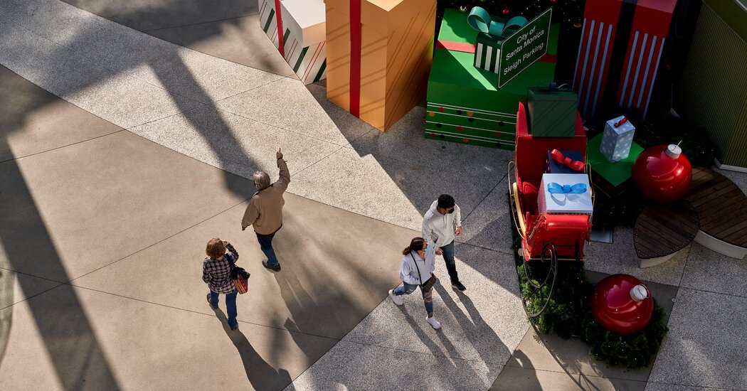 Consumer Spending Fell in December as Omicron Spread