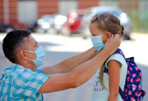 Covid 19 Omicron outbreak: Thousands apply for mask exemptions for schoolkids