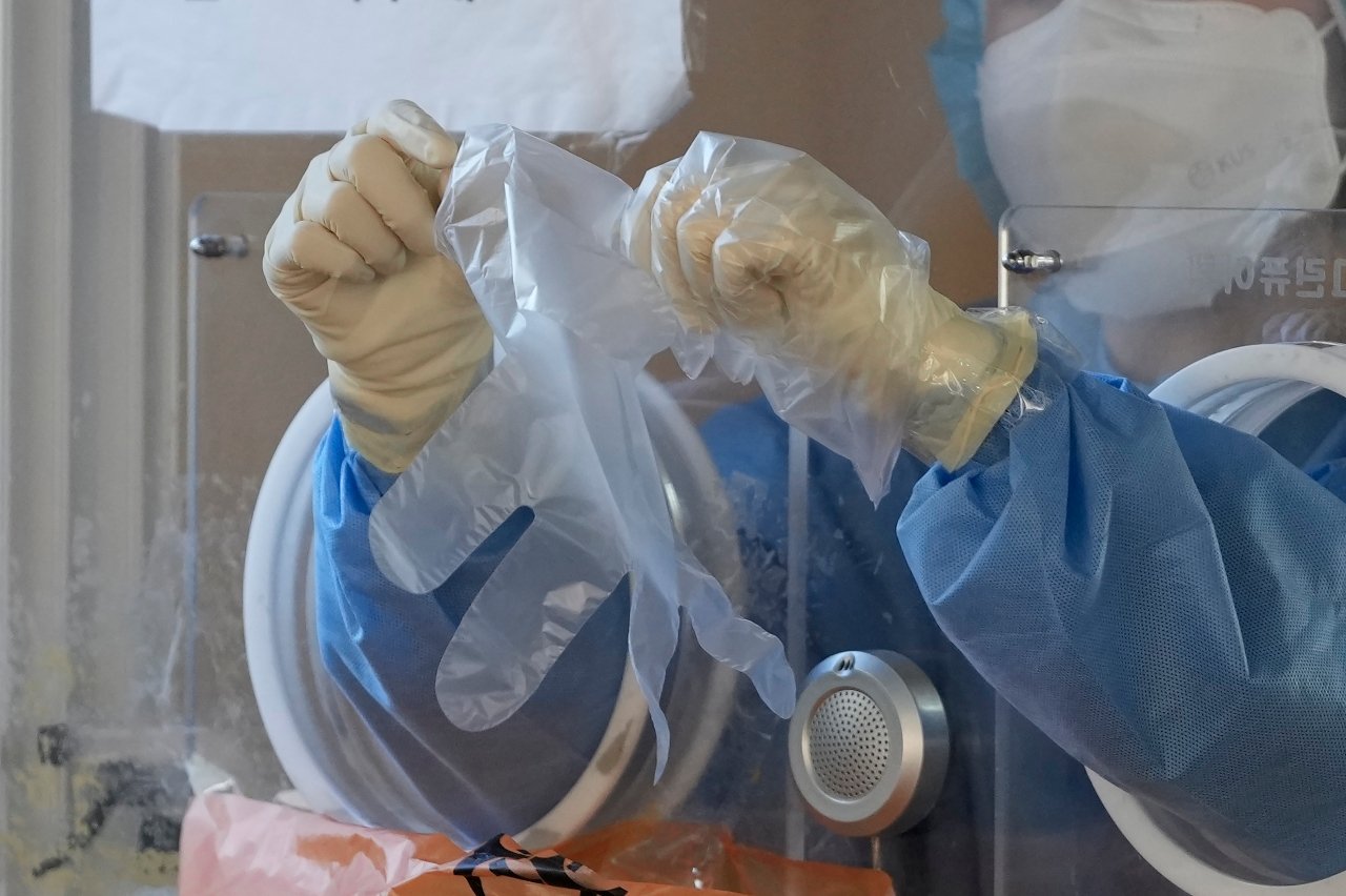 S. Korea to expand testing, shorten quarantine for omicron – NewsNation Now