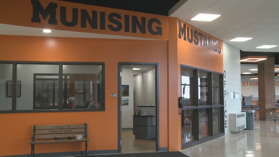 Munising Public Schools requiring masks for all students and staff