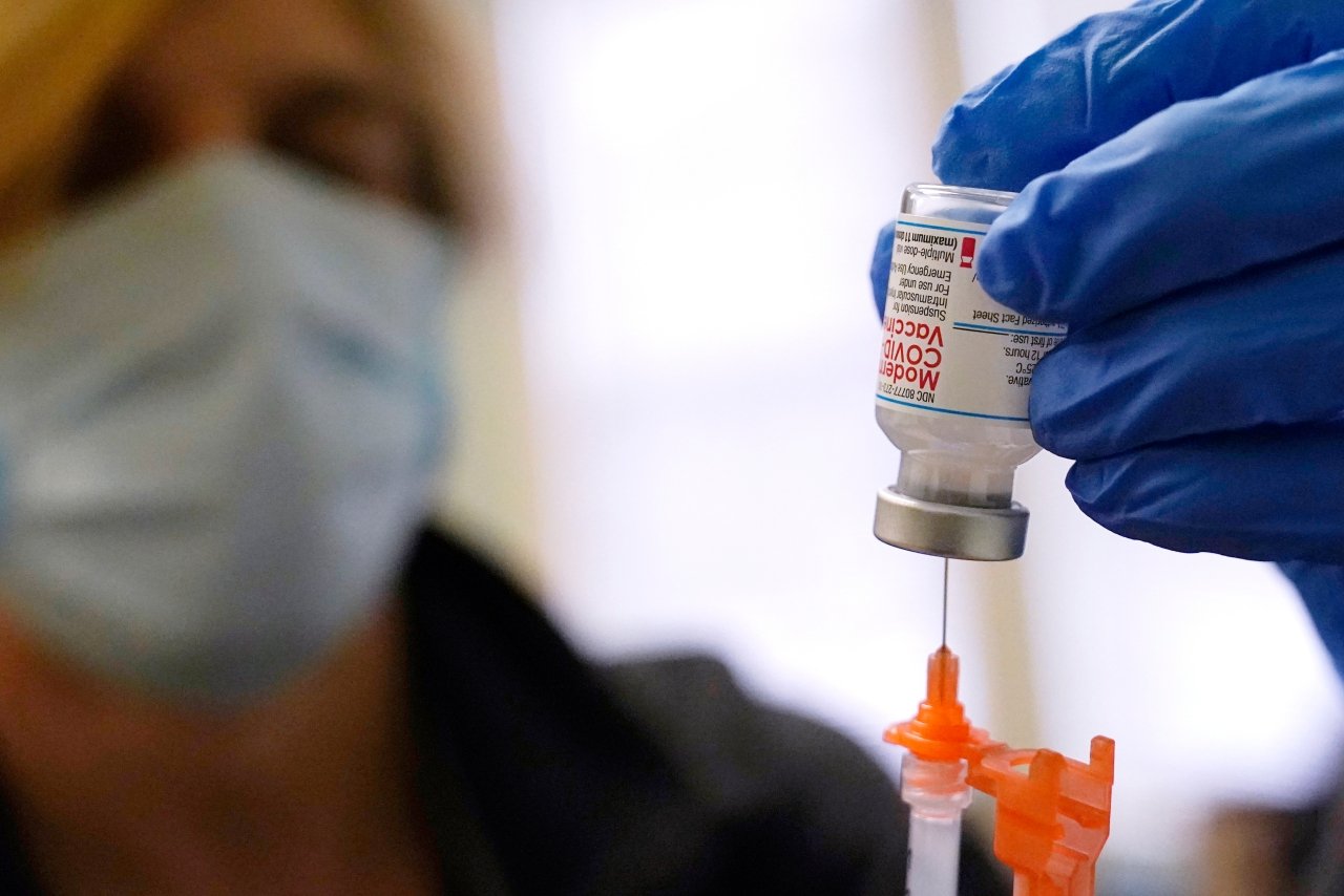 Are omicron symptoms different for vaccinated and unvaccinated people?