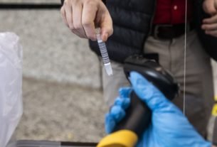 Illinois coronavirus: ‘Exponential’ decline in cases after Omicron surge