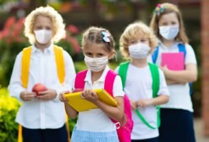 Covid-19 Omicron: Schools reopening to mask mandates, ventilation issues