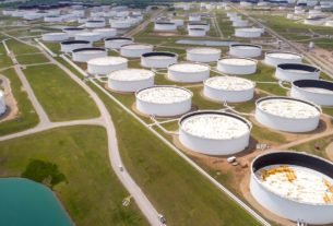 Oil climbs on supply worries, limited Omicron impact