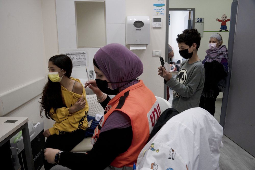 Israel study shows 4th vaccine has limited results with omicron