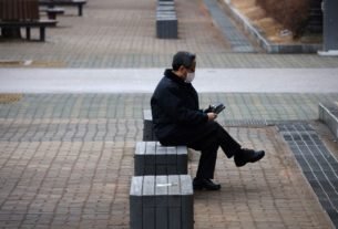 S.Korea's daily COVID-19 cases surge as new testing scheme begins