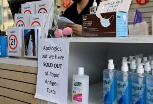 Shortage of COVID-19 testing kits 'not unique' to Australia, PM says