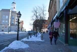 Bath businesses report little pushback from customers over mask mandate