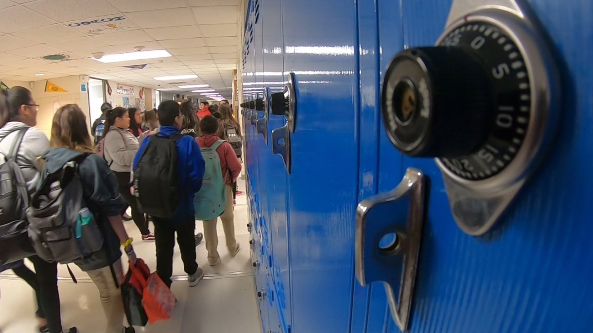 Illinois Announces COVID-19 Sick Leave for Vaccinated School Employees – NBC Chicago