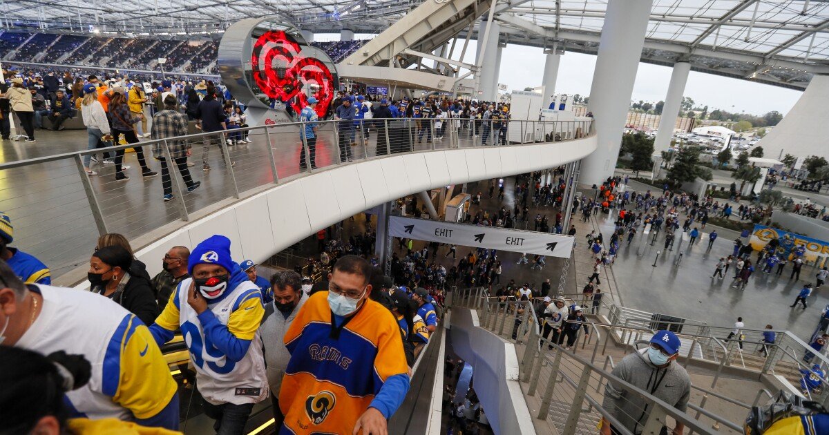Super Bowl guests to get KN95 masks at SoFi Stadium