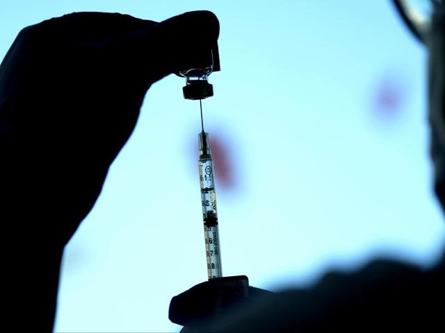 Pfizer and BioNTech begin clinical trial for Omicron-specific vaccine :: WRAL.com