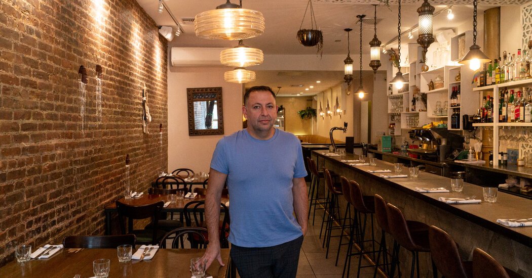 N.Y.C. Restaurants Face Uncertainty With Omicron