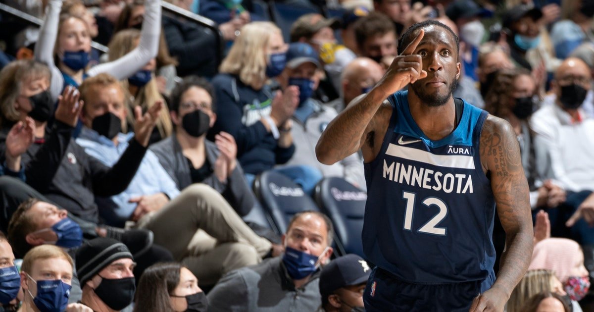 Towns applauds Minneapolis' vaccine mandate at Target Center