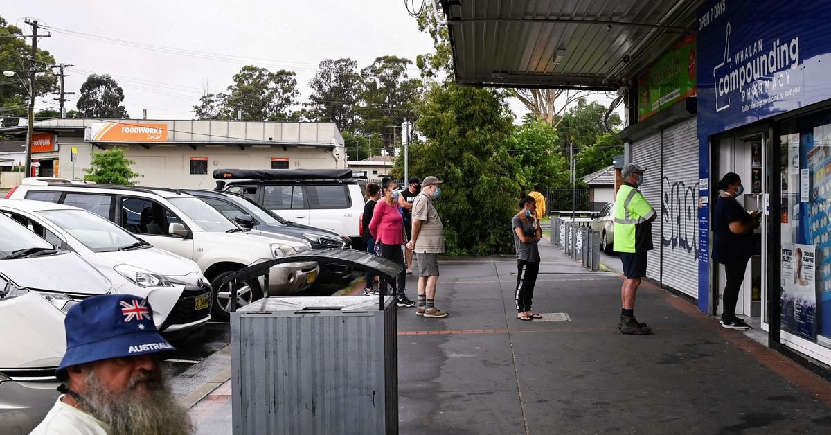 Australia's COVID-19 hospital admissions fall to lowest in weeks