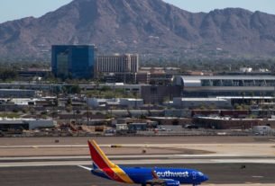 Sky Harbor passenger totals drop in December amid rise of Omicron
